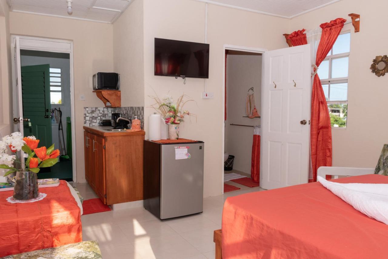 Edtricias Apartments Крайст Чърч Екстериор снимка
