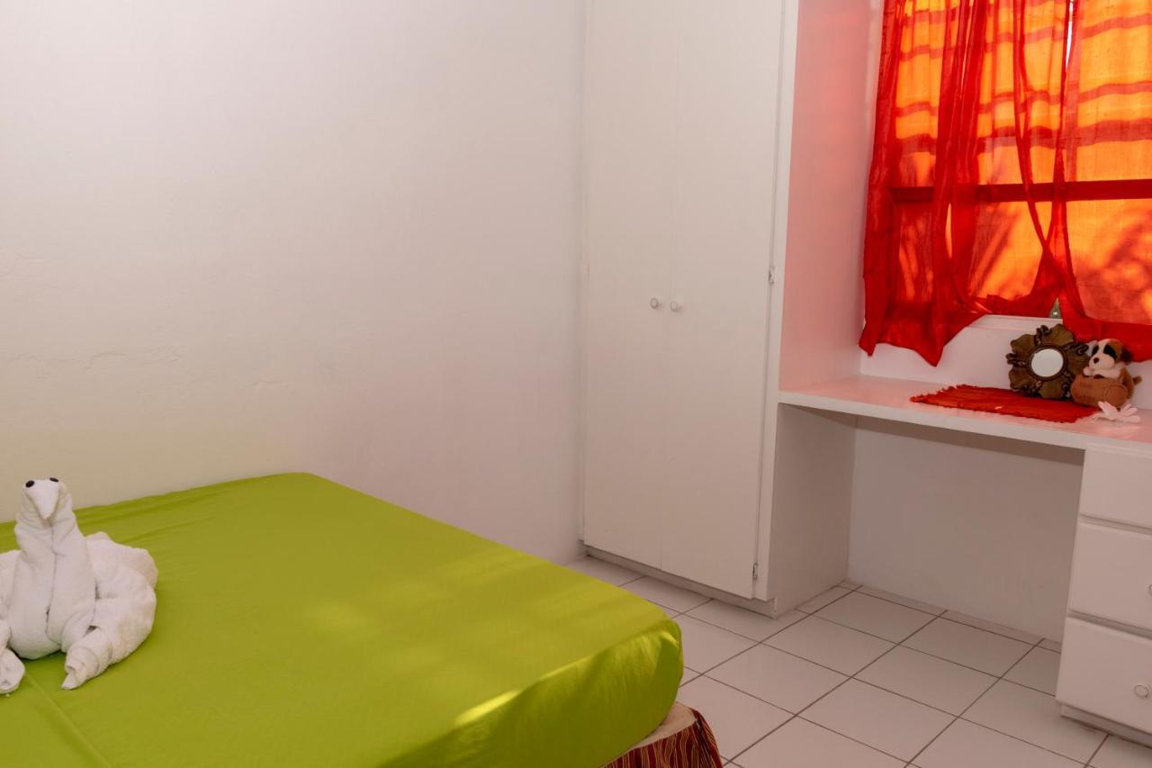 Edtricias Apartments Крайст Чърч Екстериор снимка
