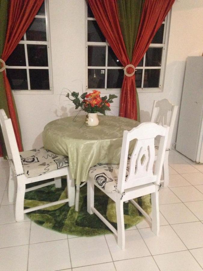 Edtricias Apartments Крайст Чърч Екстериор снимка
