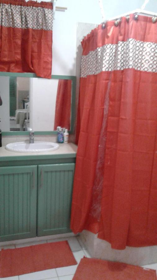 Edtricias Apartments Крайст Чърч Екстериор снимка