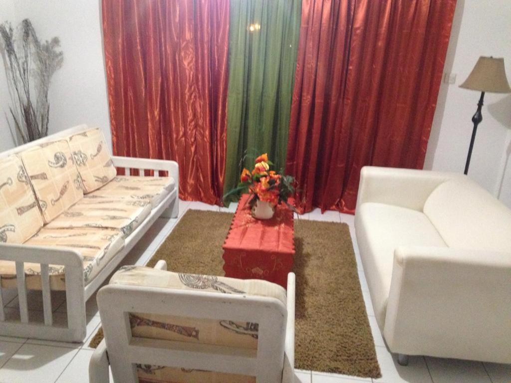 Edtricias Apartments Крайст Чърч Екстериор снимка